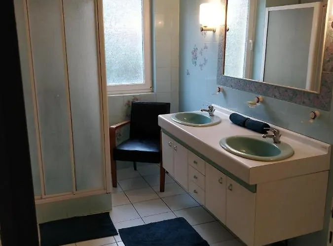 Maison Des Vignerons Penzion *